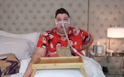 Hết lòng vì công việc, YouTuber tăng 171kg, cắm máy thở vẫn tiếp tục làm clip Mukbang và cái kết