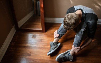 Nam sinh lấy nhà vệ sinh làm “không gian sống”, nguyên nhân đến từ 1 việc làm của bố mẹ