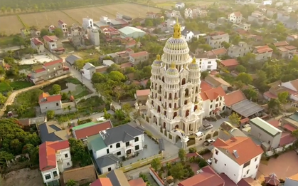 Sáng nhất Bắc Ninh lúc này: Tòa lâu đài 12 tầng sừng sững mọc lên giữa làng quê, giá trị ước tính vài trăm tỷ nhưng dân tình phát hiện một chi tiết "khác thường"