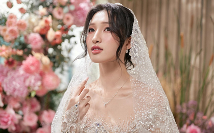 Á hậu Phương Nhi xinh đẹp trong lễ ăn hỏi, hóa ra từ lâu đã chăm da theo chu trình 5 bước cực dễ