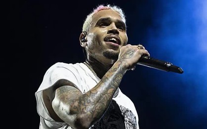 Chris Brown kiện Warner Bros., đòi bồi thường 500 triệu USD