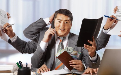 Nghỉ lễ, sếp hỏi “Em có rảnh không”, người thường tìm cách làm ngơ: Người EQ cao đáp khéo theo cách này dễ dàng ghi điểm