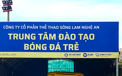 Sông Lam Nghệ An sẽ trả tiền ăn cho HLV và cầu thủ trước Tết