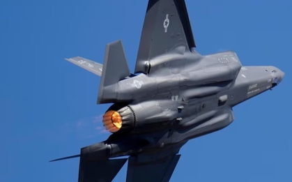 Phi công F-35 Mỹ thoát nạn trong gang tấc khi máy bay rơi