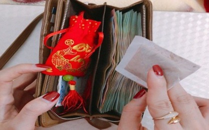 Mùng 2 Tết, mở ví theo 3 cách này chắc chắn cả năm rủng rỉnh tiền bạc!