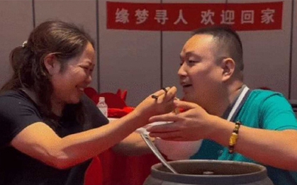 Đứa trẻ bị bắt cóc 33 năm trước thành doanh nhân thành đạt, tìm mẹ ruột báo hiếu