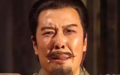 Đau đớn của Lưu Bị khi không chọn vị tướng này bảo vệ Kinh Châu: Được Tào Tháo đánh giá ngang Lữ Bố