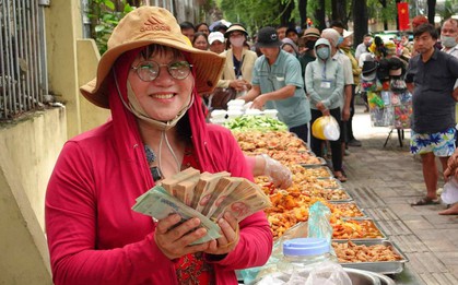 Đưa 100 triệu cho người lạ ở TP.HCM, người đàn ông dặn kỹ "hết tiền thì nói để đưa thêm" và biến mất