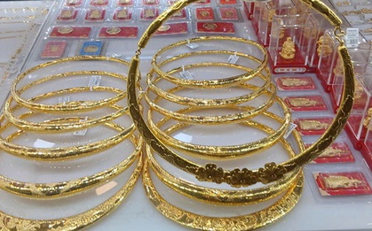 Ngân hàng thương mại nói gì về nhập khẩu và sản xuất vàng?