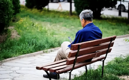 Cha mẹ lớn tuổi thường xuyên làm 3 chuyện này chẳng khác nào đang hủy hoại gia đình