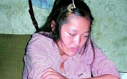 Nữ sinh từng học giỏi top đầu lớp, đến khi thi ĐH lại làm chuyện không tưởng trong phòng thi: Ngày nhận kết quả mẹ chỉ muốn ngất!