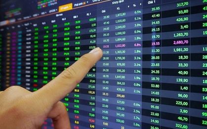 VN-Index tiếp tục lập đỉnh mới, VN30-Index lần đầu vượt 2.000 điểm