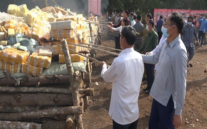 Lào tiêu hủy hơn 11 tấn ma túy ngoài trời