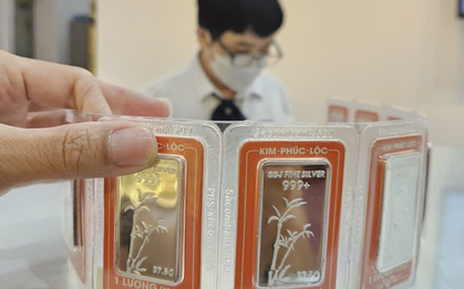 Giá bạc lập kỷ lục, nhiều người vẫn chi cả trăm triệu mua bạc trên giấy