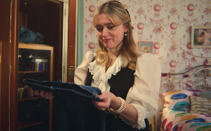 Xem phim Sex Education, tôi nhớ lại câu cô con gái 6 tuổi của mình nói mấy hôm trước: Họ hàng sững sờ, còn tôi tự hào vô cùng!