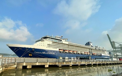 Doanh nghiệp "ngồi trên lửa" khi cảng ở TP HCM ngưng đón khách du lịch tàu biển