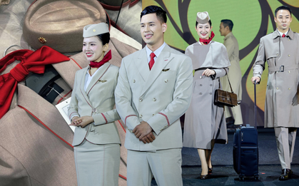 Hãng hàng không mới của Việt Nam ra mắt đồng phục cho tiếp viên, dân tình khen nức nở