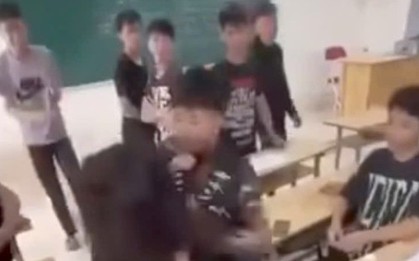 Nữ sinh lớp 10 bị hành hung trong lớp học, gọi là “con bán rau”