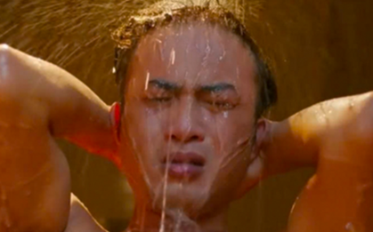 Ai không nên gội đầu thường xuyên?