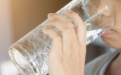 Bé gái 4 tuổi khát nước dữ dội, cha mẹ "sốc nặng" khi nghe thông báo của bác sĩ