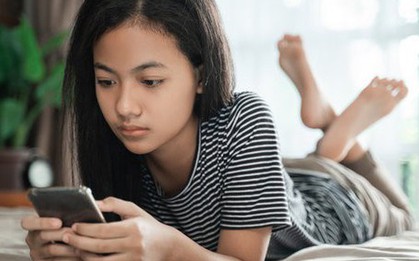 "Soi" não tuổi teen, phát hiện 1 "BÍ MẬT" khiến hàng triệu người làm cha mẹ phải suy nghĩ lại…