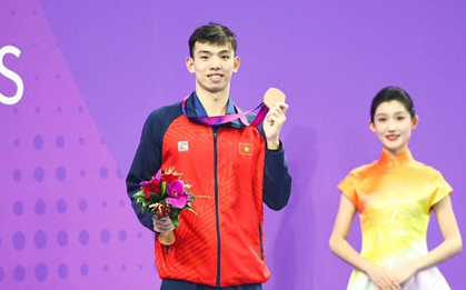 Kình ngư Nguyễn Huy Hoàng giành "cú đúp" HCV châu Á, về nước trong niềm vui chiến thắng