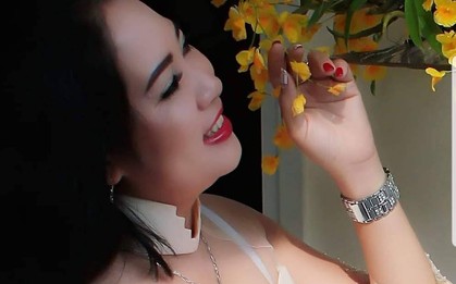 Nhan sắc vợ 3, kém 29 tuổi của "vua hài" từng cầm 300 cây vàng mua siêu xe, giờ bán cơm tấm