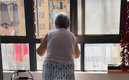 Một kiểu "BẤT HIẾU" mới âm thầm xuất hiện - Con cái coi cha mẹ như bảo mẫu miễn phí, cha mẹ thì cười: "Chuyện nên làm mà..."