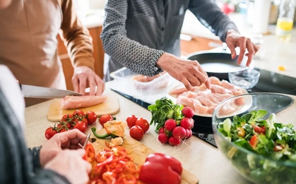 4 thói quen bếp núc tưởng vô hại nhưng đang âm thầm "đầu độc" cả nhà mỗi ngày