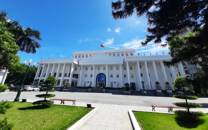 Một sinh viên bị thao túng tâm lý, cầm đồ laptop, giục gia đình chuyển tiền cho kẻ lừa đảo: Trường ở Hà Nội thông báo KHẨN!