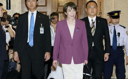 NÓNG: Nhật Bản có nữ thủ tướng đầu tiên