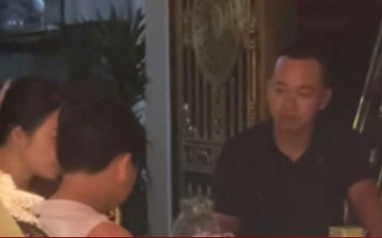 Mẹ dùng chiêu "MC đám hiếu" trị con lười học, clip 4 triệu lượt xem gây bão mạng