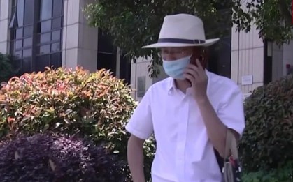 Khách yêu cầu chuyển 184 triệu, ngân hàng chuyển nhầm thành 1,8 tỷ đồng nhưng người nhận không chịu trả lại, còn tuyên bố: "Tôi mới là người phải đòi lại tiền"