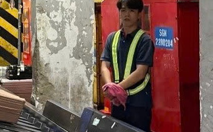 Bắt 1 nhân viên hàng không trộm tài sản trong hành lý ký gửi