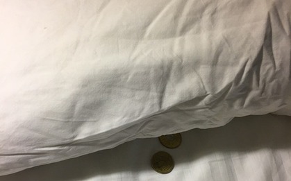 Cất 3 vật này dưới gối: Tà khí tiêu tan, tiền bạc đổ về như nước