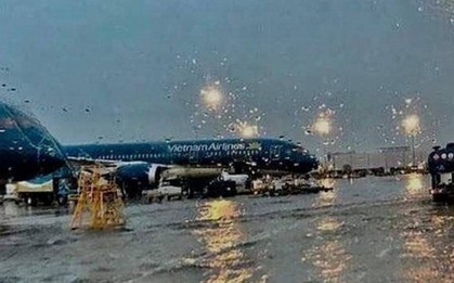 Ba sân bay bị ảnh hưởng trực tiếp của bão số 12, nhiều chuyến bay bị đẩy sớm hoặc hủy