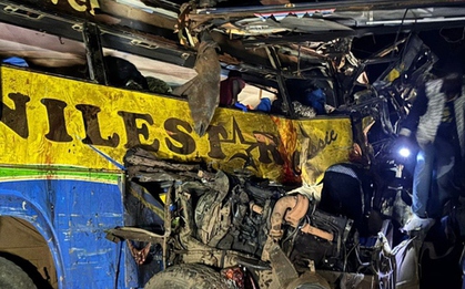 63 người tử vong khi hai xe buýt đâm nhau trực diện trên cao tốc