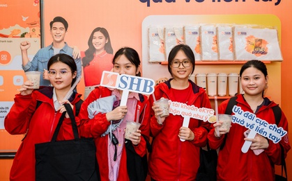 Giới trẻ Thủ đô check-in rộn ràng tại gian hàng SHB ở Ngày thẻ Việt Nam 2025
