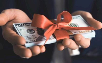 Một ngân hàng buộc các nhân viên trả lại tiền thưởng Tết trong 3 năm qua: Cơn sóng ngược trong giới tài chính Trung Quốc