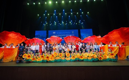 “Hoa nở sau mưa” quyên góp gần 3 tỷ đồng ủng hộ nhân dân tỉnh Cao Bằng