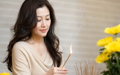 3 khung giờ nên kiêng thắp hương