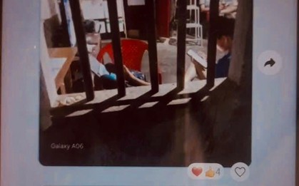 Đang ăn cơm thì nhận tin nhắn cô giáo, học sinh nổi da gà: "Hú hồn, sợ hơn cả thám tử"