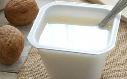 Sữa chua bị hỏng khi trên bề mặt xuất hiện một lớp nước? Đây là sự thật
