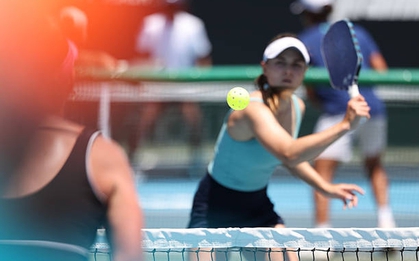 Đánh pickleball trúng mắt khiến nhiều người mất thị lực tạm thời