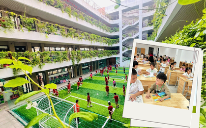 Phụ huynh ơi! Không phải công viên đâu, đây là 1 trường tiểu học CÔNG LẬP siêu đẹp, cây xanh phủ kín ở quận Cầu Giấy cũ!