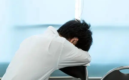 Nam giáo viên trung học 37 tuổi phát hiện mắc bệnh giang mai, sốc nặng khi biết cách anh bị lây nhiễm