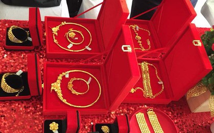 Cô dâu tá hỏa phát hiện vàng cưới bị tráo thành... đồng, "thủ phạm" lộ diện chỉ bằng một câu hỏi