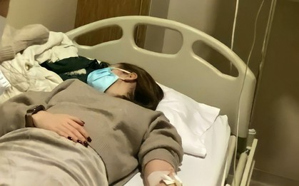 Cô gái trẻ phải cắt bỏ 80% ruột già vì xem nhẹ 1 khó chịu khi đại tiện hiếm ai chưa từng gặp