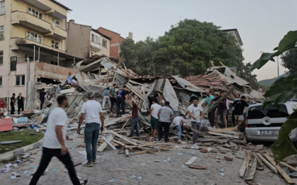 Động đất 6,1 độ Richter làm rung chuyển Thổ Nhĩ Kỳ, nhiều tòa nhà bị hư hại