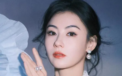 Trương Bá Chi tiết lộ bị di truyền khiếm thính